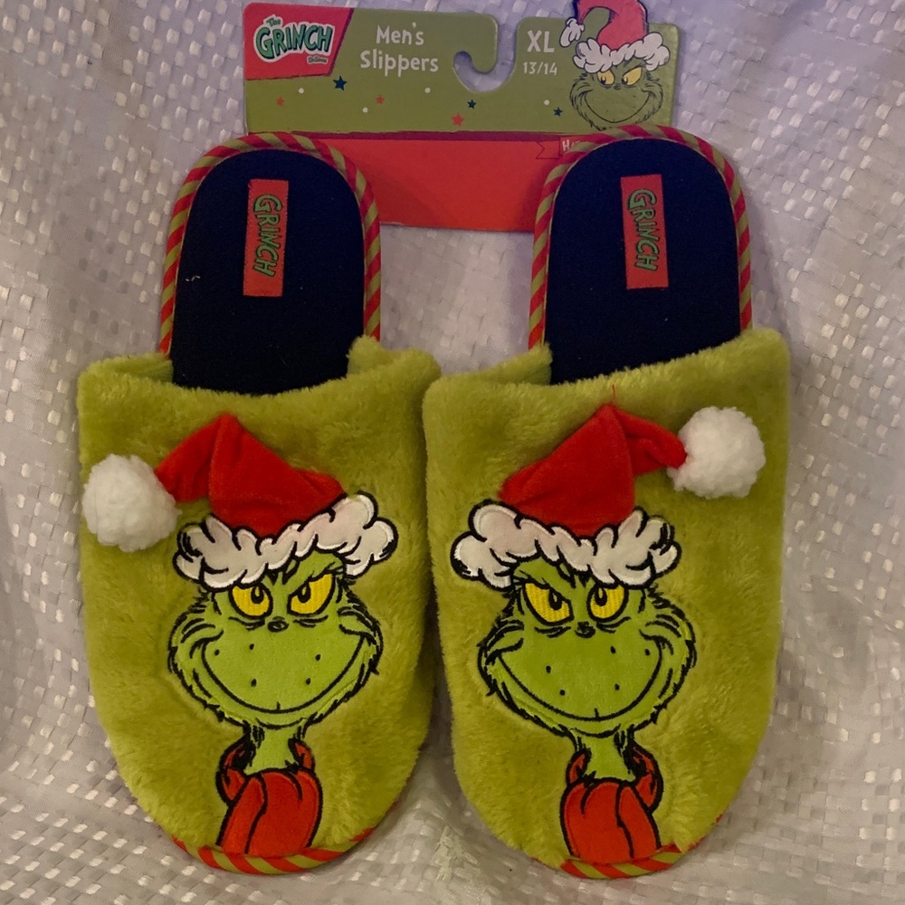 Grinch men’s faux fur green and red slippers, size XL, 13/14.